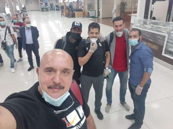 بعض الرياضيين التونسيين في مطار جدة