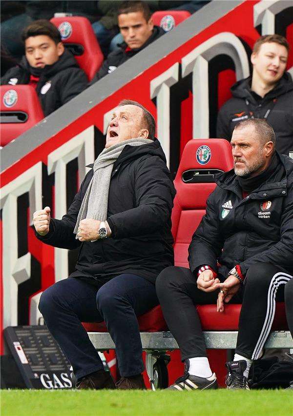  ديك أدفوكات