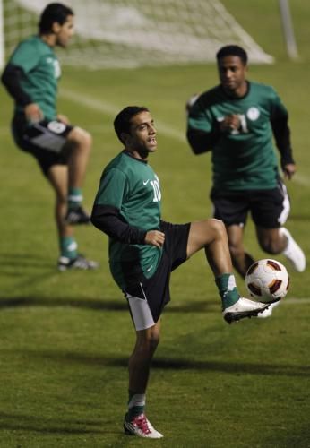 2011-01-072011-01-07t160334z_01_doh522_rtridsp_3_soccer-asian_reuters