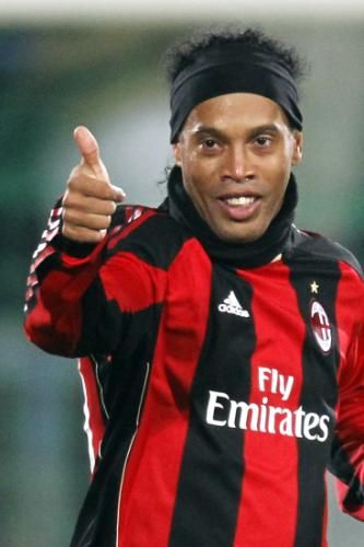 2010-11-23t215440z_01_chp14_rtridsp_3_soccer-champions_reuters
