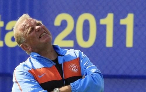 2011-01-082011-01-08t082258z_01_doh74_rtridsp_3_soccer-asian_reuters