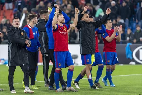 لاعبو بازل السويسري