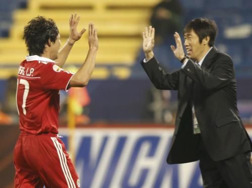 2011-01-082011-01-08t145706z_01_ac517_rtridsp_3_soccer-asian_reuters