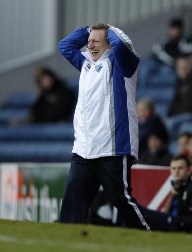 2011-01-082011-01-08t160636z_01_pnn04_rtridsp_3_soccer-england-cup_reuters
