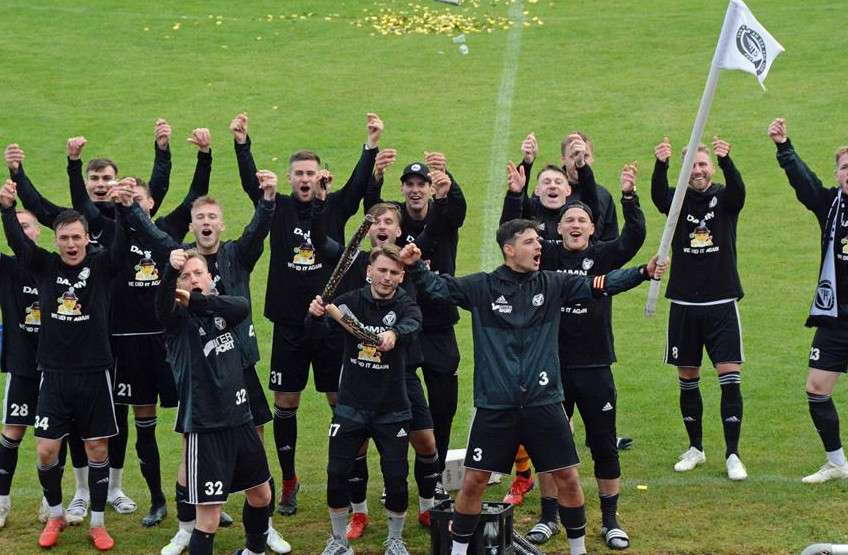 لاعبو تاس هالترن