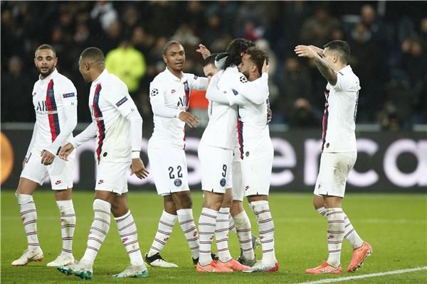 لاعبو باريس