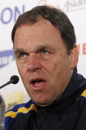 2011-01-092011-01-09t104956z_01_jyh104_rtridsp_3_soccer-asian_reuters