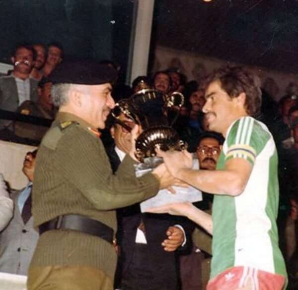 تتويج الوحدات بأول لقب