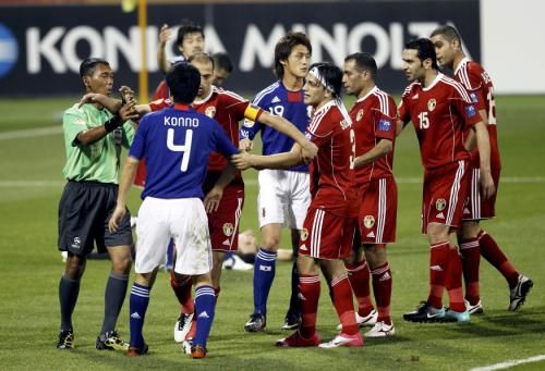 2011-01-092011-01-09t144211z_01_ac114_rtridsp_3_soccer-asian_reuters