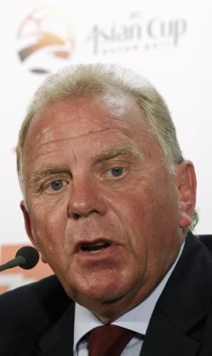 2011-01-092011-01-09t095904z_01_jyh101_rtridsp_3_soccer-asian_reuters