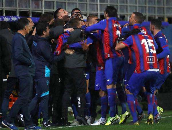  لاعبو إيبار