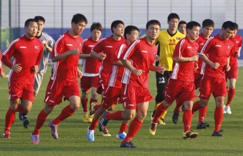 2011-01-092011-01-09t134900z_01_jyh110_rtridsp_3_soccer-asian_reuters