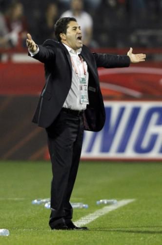 2011-01-092011-01-09t180106z_01_ac437_rtridsp_3_soccer-asian_reuters