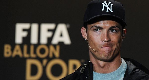 cristianoRonaldoFIFASign_large