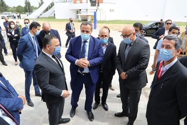 من الافتتاح