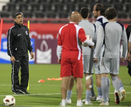 2011-01-102011-01-10t183910z_01_doh112_rtridsp_3_soccer-asian_reuters
