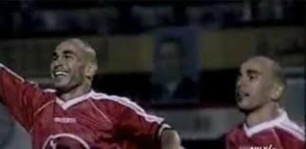 التوأم بقميص الأهلي