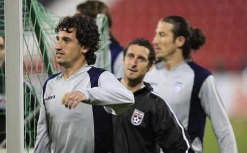 2011-01-102011-01-10t182318z_01_doh108_rtridsp_3_soccer-asian_reuters