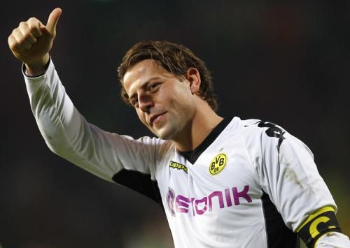 2010-10-31t165046z_01_kai13_rtridsp_3_soccer-germany_reuters