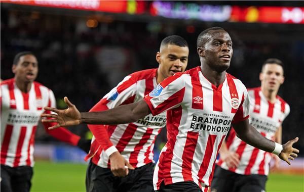 لاعبو إيندهوفن