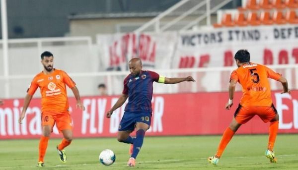 من الدوري الإماراتي