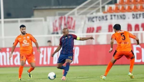 من الدوري الإماراتي