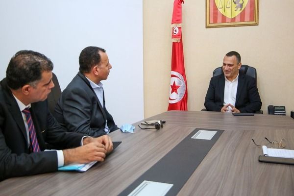 من الاجتماع