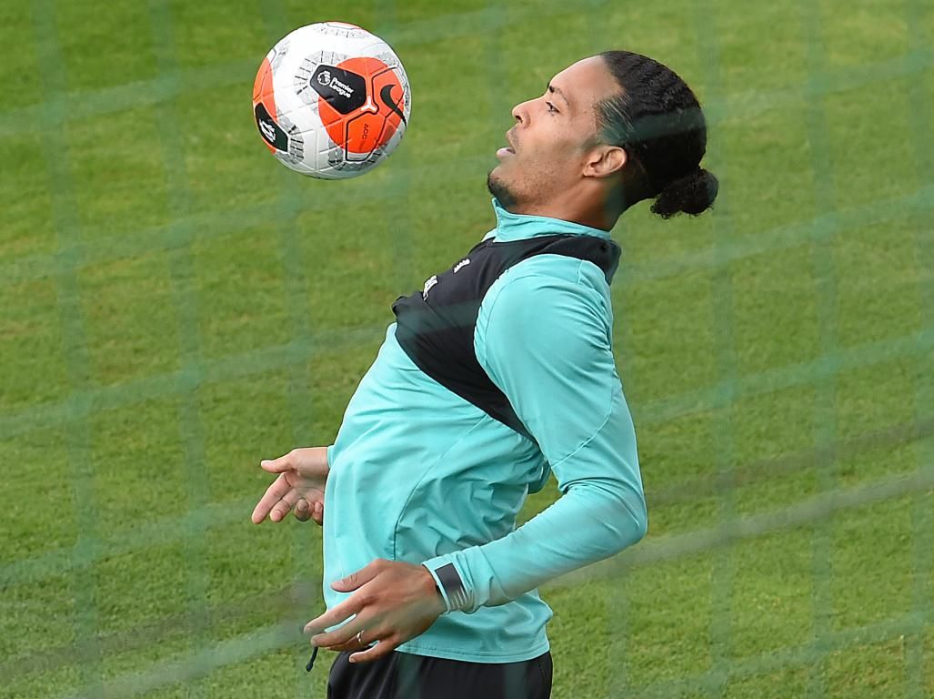 فان دايك مدافع ليفربول