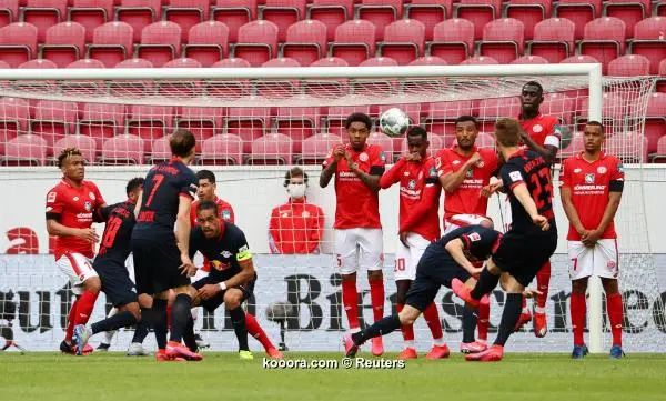 ?i=reuters%2f2020-05-24%2f2020-05-24t141101z_212843461_rc22vg9wuf9w_rtrmadp_3_soccer-germany-mai-rbl-report_reuters