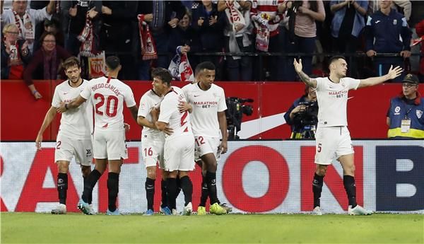 لاعبو إشبيلية