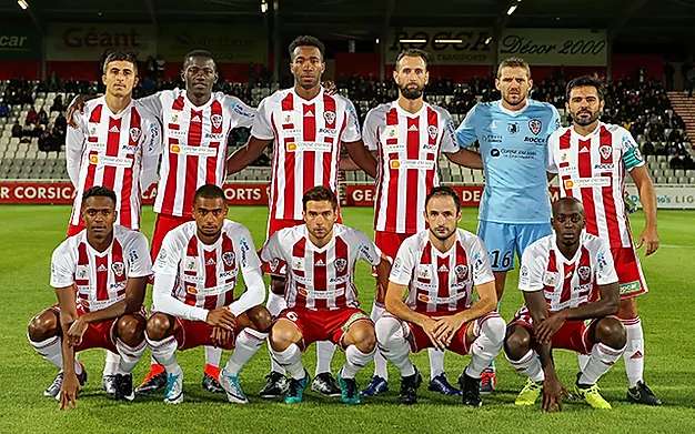 لاعبو أجاكسيو 