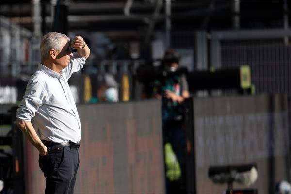 لوسيان فافر خلال مواجهة أمس