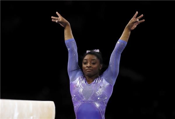 سيمون بايلز 