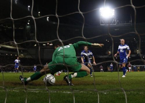 2011-01-112011-01-11t221509z_01_edy08_rtridsp_3_soccer-england-cup_reuters
