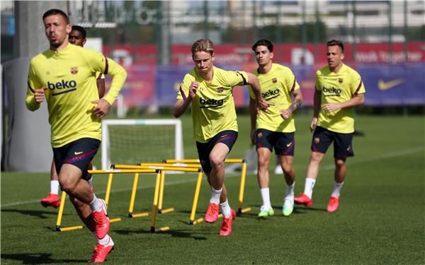 لاعبو برشلونة