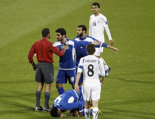2011-01-122011-01-12t150538z_01_ac419_rtridsp_3_soccer-asian_reuters
