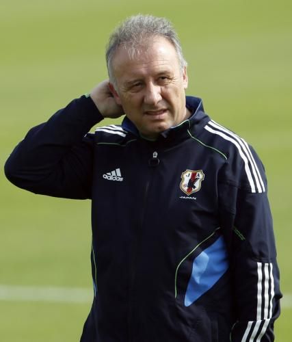 2011-01-102011-01-10t091809z_01_doh502_rtridsp_3_soccer-asian_reuters