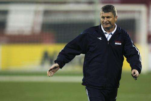 2011-01-082011-01-08t223502z_01_fah15_rtridsp_3_soccer-asian_reuters