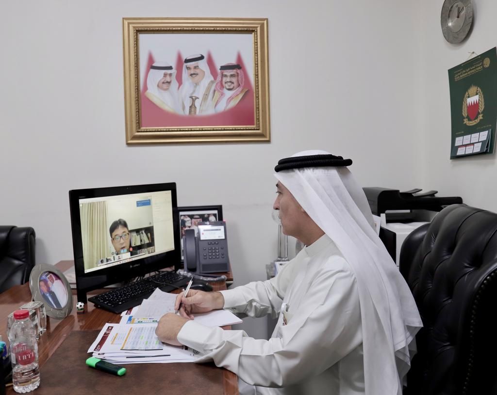 حسن إسماعيل خلال الاجتماع