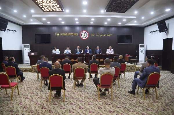 من الاجتماع