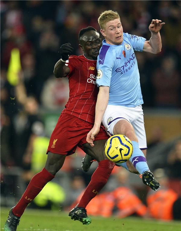 صورة أرشيفية من مواجهة ليفربول ومانشستر سيتي