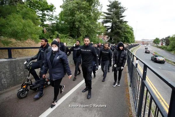 ?i=reuters%2f2020-06-06%2f2020-06-06t162348z_37352158_rc2s3h9q9xtj_rtrmadp_3_minneapolis-police-protests-britain_reuters