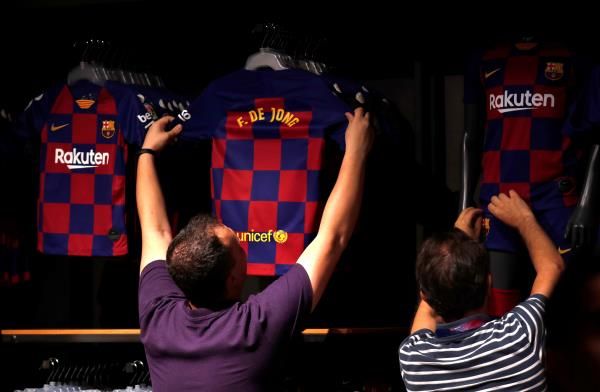 2019-07-04t191340z_2139902882_rc1b62c20710_rtrmadp_3_soccer-spain-fcb-de-jong_reuters