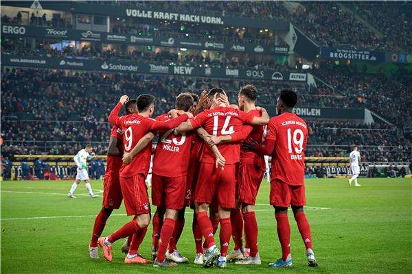 البايرن يقترب من اللقب الثامن على التوالي