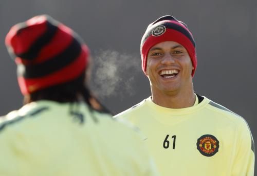 2010-11-23t124941z_01_dst13_rtridsp_3_soccer-champions_reuters