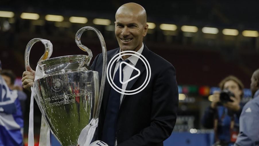 زيدان مع الكأس ذات الأذنين