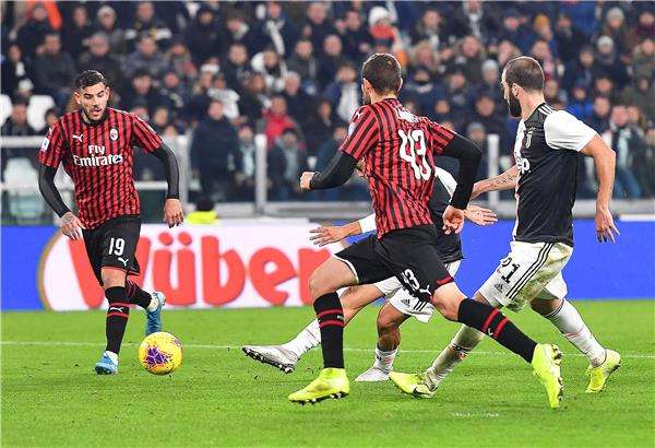 يوفنتوس وميلان 