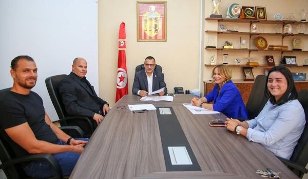 من اجتماع وزير الرياضة اليوم ببطلة التنس أنس جابر 