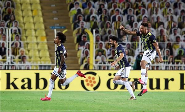 فرحة لاعبي فنربخشة 