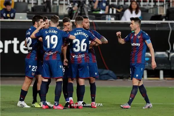 ?i=epa%2fsoccer%2f2020-06%2f2020-06-12%2f2020-06-12-08481740_epa